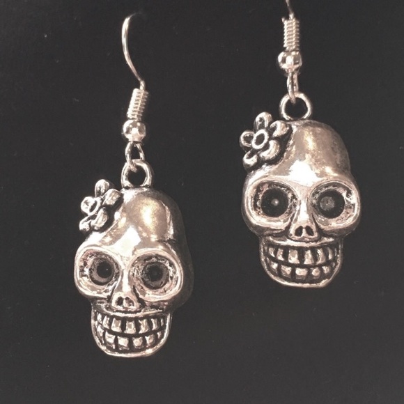 NWT Silver Sugar Skull Day of the Dead Dangle Earrings Boho Goth Punk Vibes - Picture 6 of 6